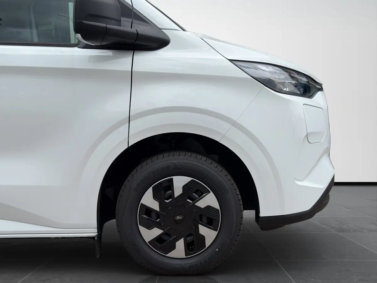 320 L1H1 136pk Trend 71 kWh | Nieuw! | WLTP range 370km | Ford Protect 2+3 jaar | Laadruimte afwerking |