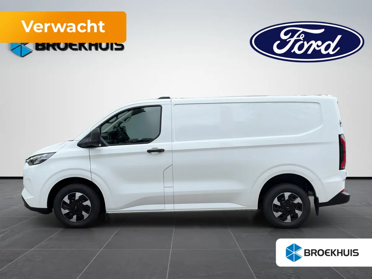 320 L1H1 136pk Trend 71 kWh | Nieuw! | WLTP range 370km | Ford Protect 2+3 jaar | Laadruimte afwerking |