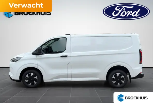 320 L1H1 136pk Trend 71 kWh | Nieuw! | WLTP range 370km | Ford Protect 2+3 jaar | Laadruimte afwerking |