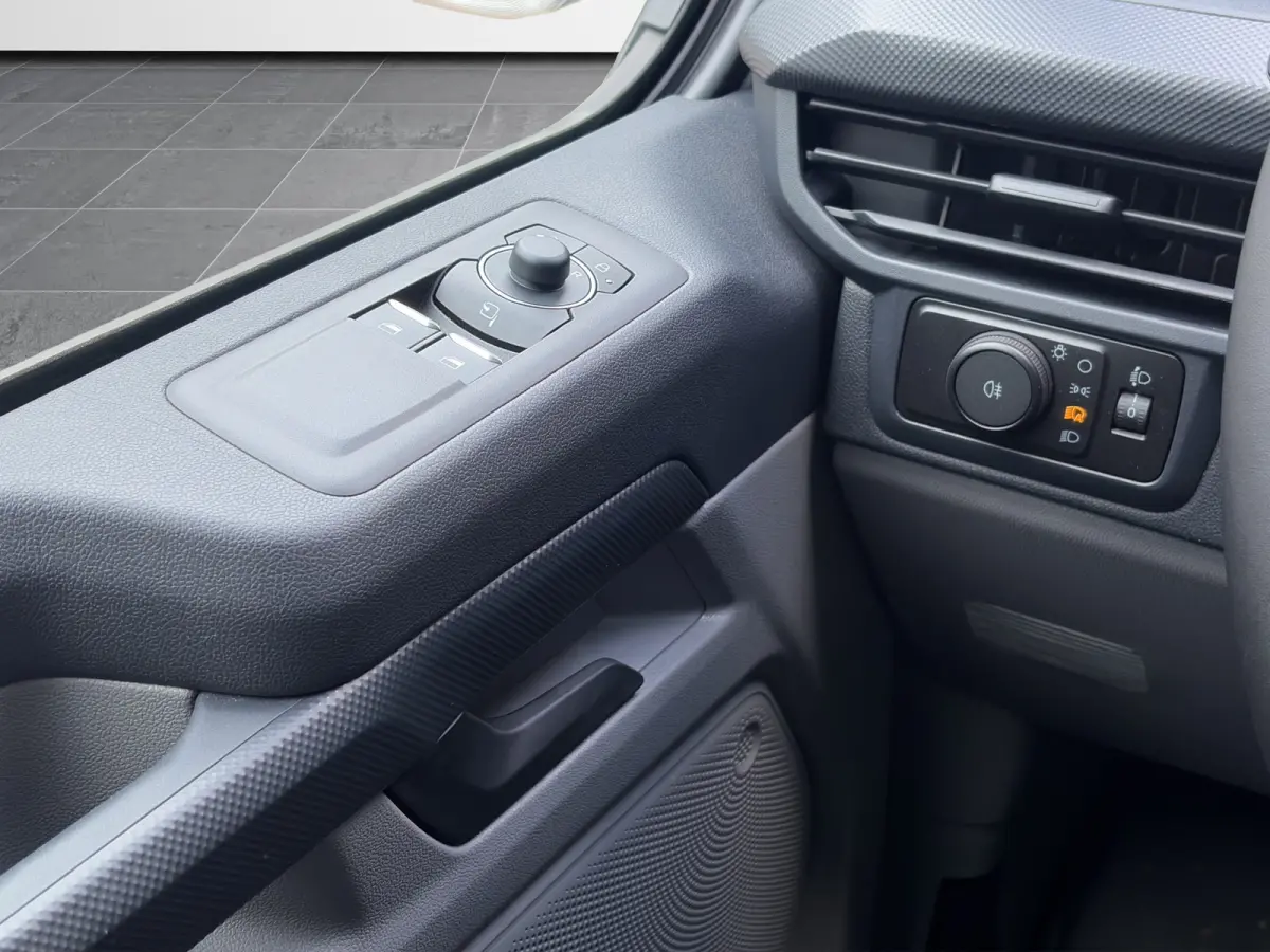 320 L1H1 136pk Trend 71 kWh | Nieuw! | WLTP range 370km | Ford Protect 2+3 jaar | Laadruimte afwerking |
