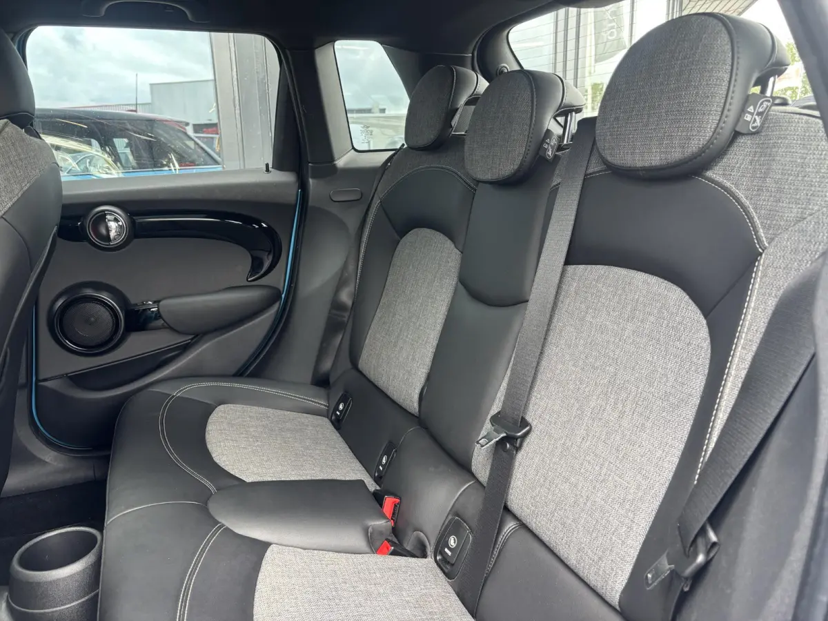1.5 Cooper Chili 136PK | PANO | NL AUTO | Luxe Stoelen | Parkeersensoren | Airco | Navigatie | Cruise Control | 2 Sleutels | Lichtmetalen Velgen |