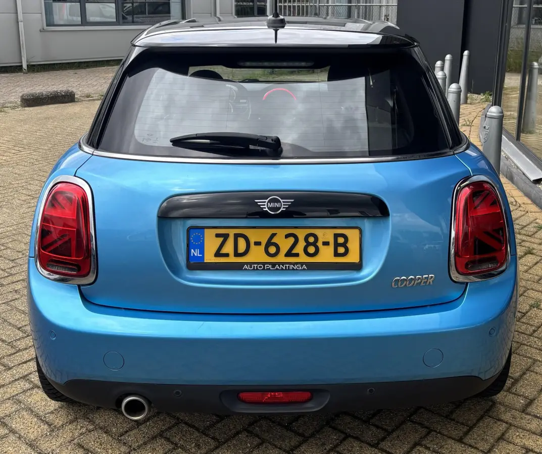 1.5 Cooper Chili 136PK | PANO | NL AUTO | Luxe Stoelen | Parkeersensoren | Airco | Navigatie | Cruise Control | 2 Sleutels | Lichtmetalen Velgen |