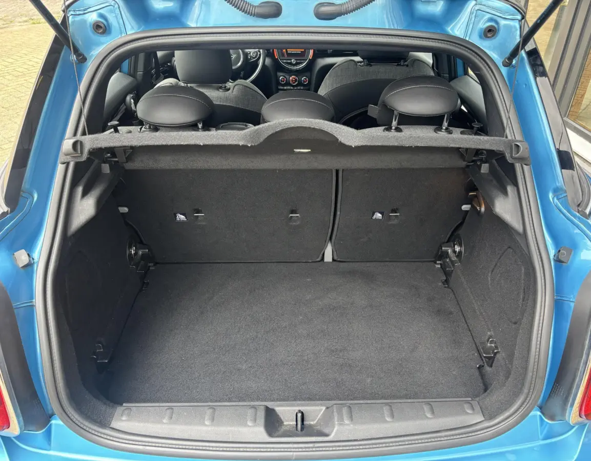 1.5 Cooper Chili 136PK | PANO | NL AUTO | Luxe Stoelen | Parkeersensoren | Airco | Navigatie | Cruise Control | 2 Sleutels | Lichtmetalen Velgen |