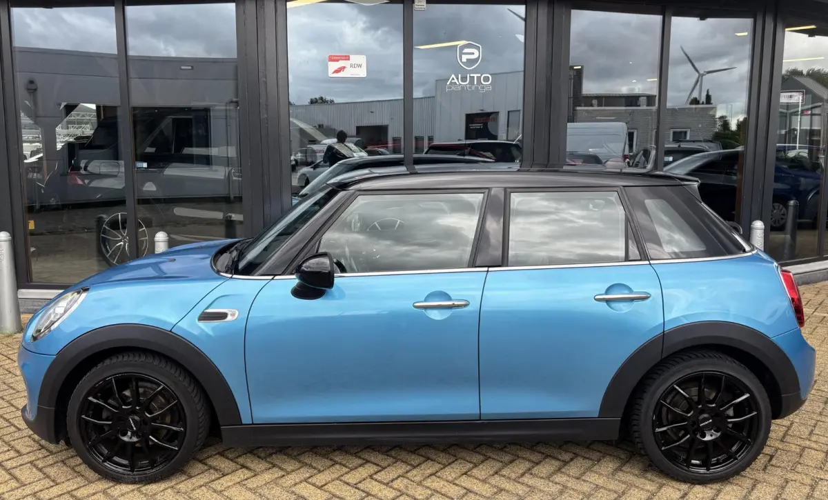 1.5 Cooper Chili 136PK | PANO | NL AUTO | Luxe Stoelen | Parkeersensoren | Airco | Navigatie | Cruise Control | 2 Sleutels | Lichtmetalen Velgen |