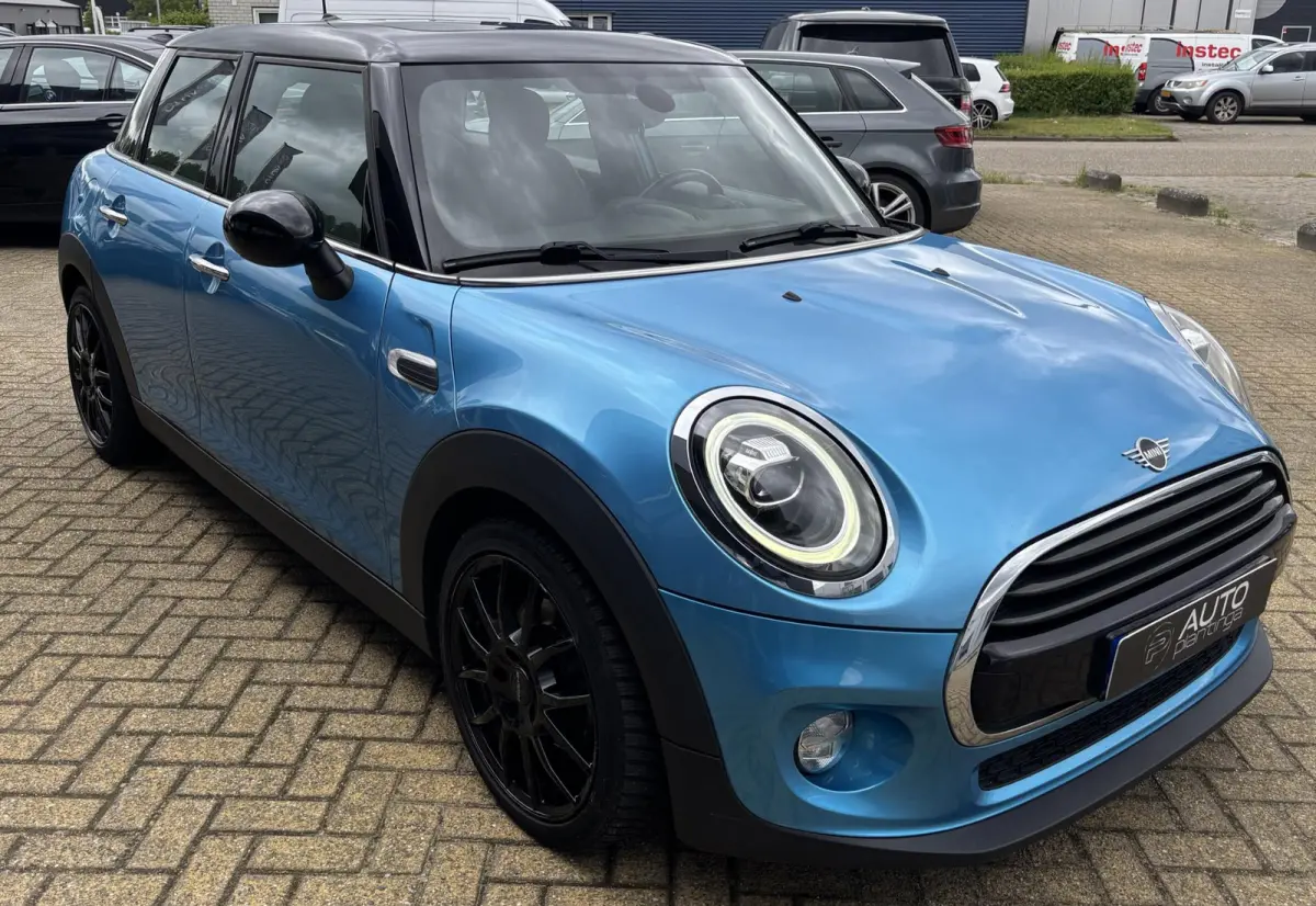 1.5 Cooper Chili 136PK | PANO | NL AUTO | Luxe Stoelen | Parkeersensoren | Airco | Navigatie | Cruise Control | 2 Sleutels | Lichtmetalen Velgen |