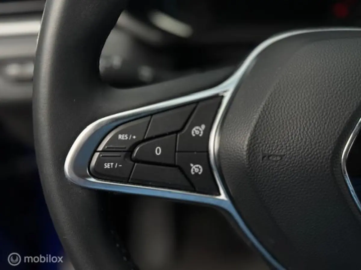 1.6 E-Tech Hybrid 145 Intens