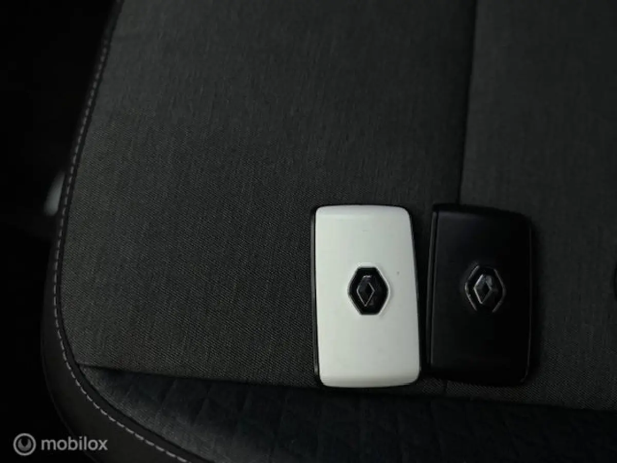 1.6 E-Tech Hybrid 145 Intens