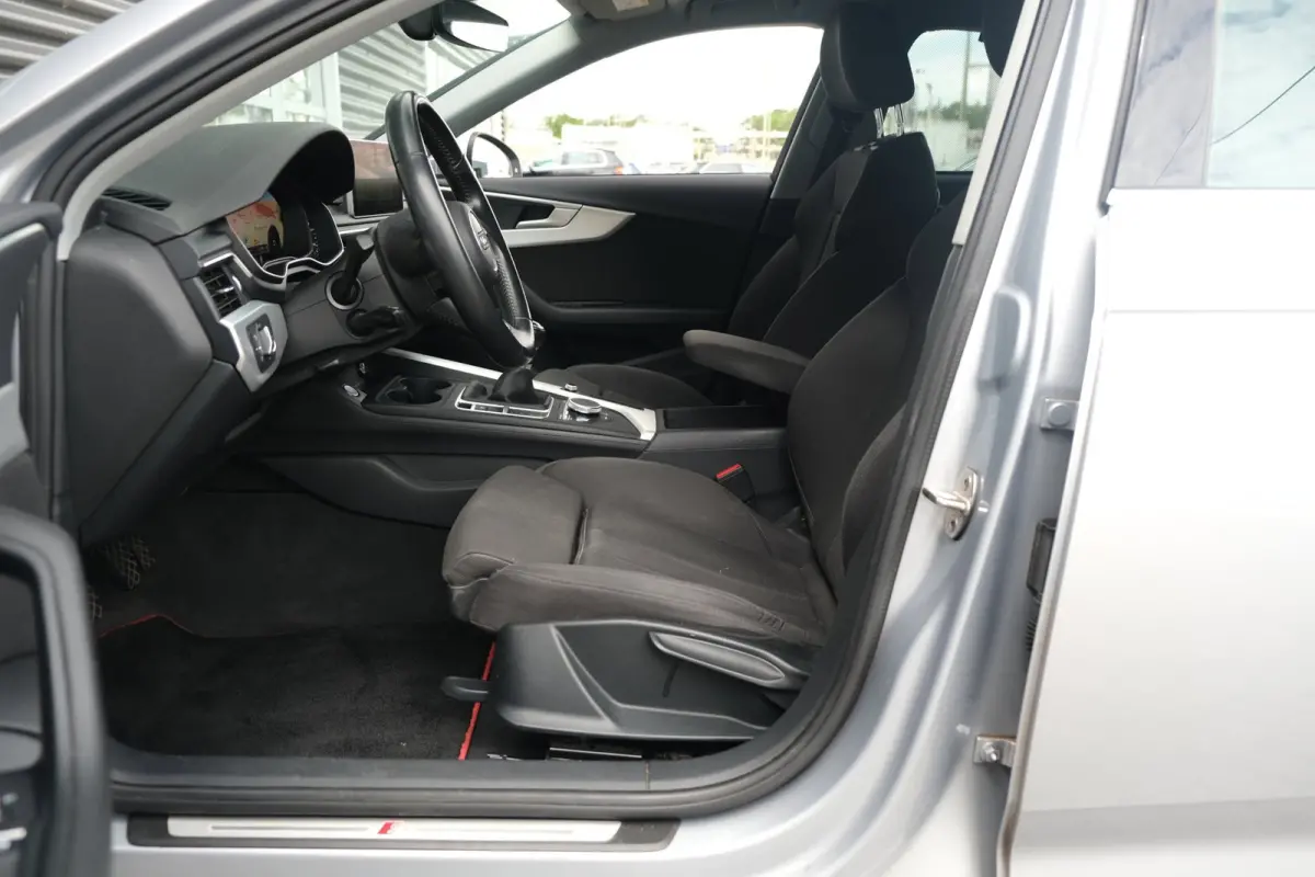 35 TFSI S-Line Virtual Navi Led Cruise Pdc