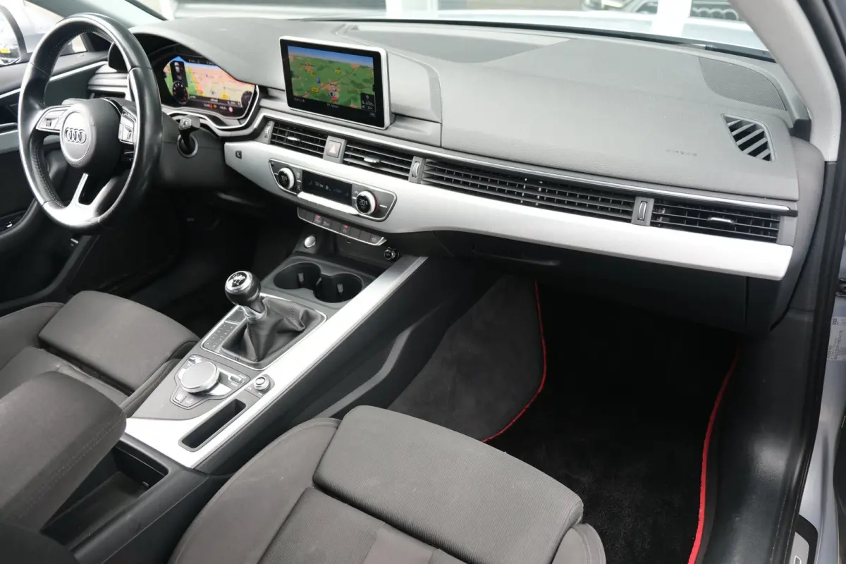 35 TFSI S-Line Virtual Navi Led Cruise Pdc