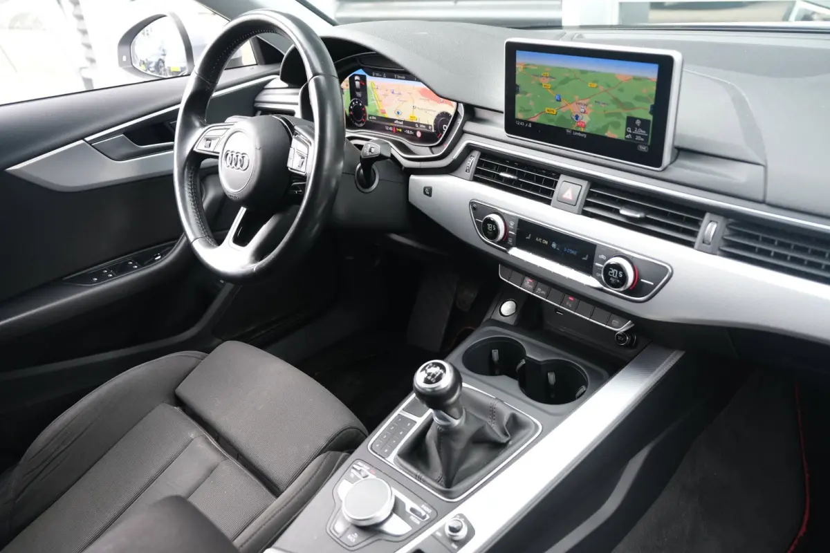 35 TFSI S-Line Virtual Navi Led Cruise Pdc