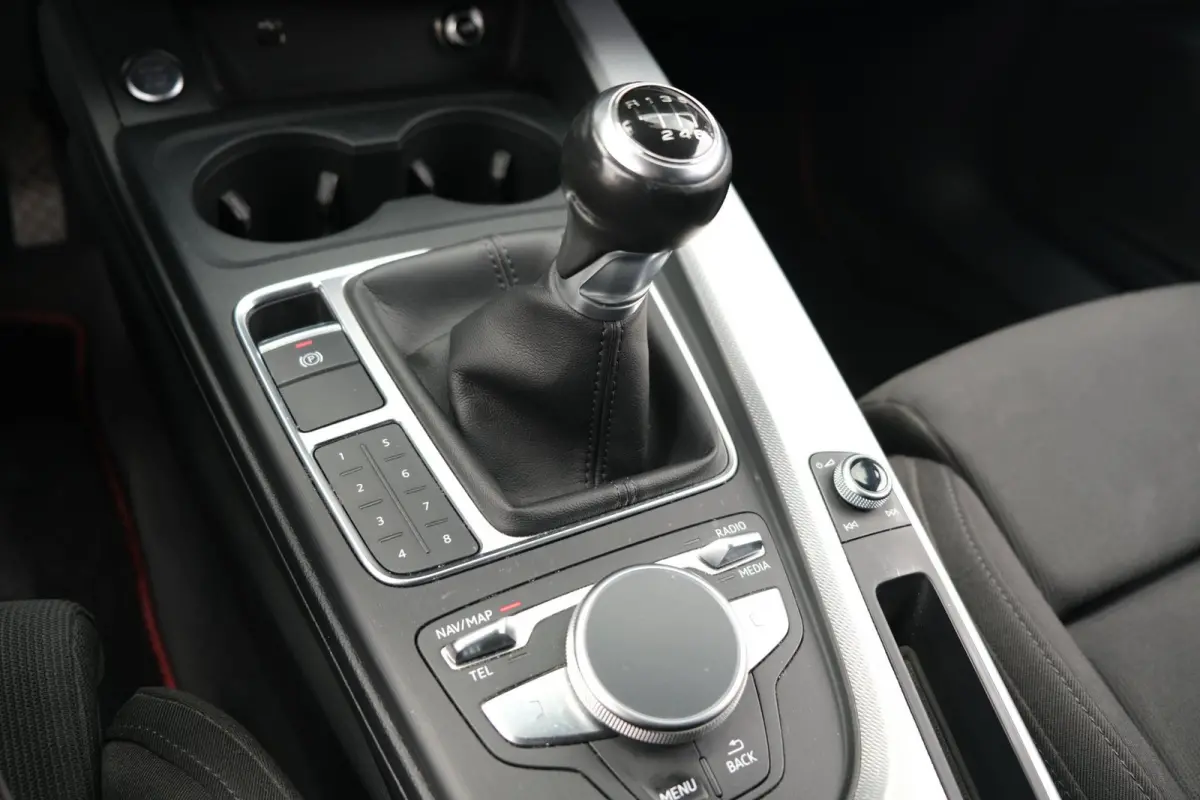 35 TFSI S-Line Virtual Navi Led Cruise Pdc