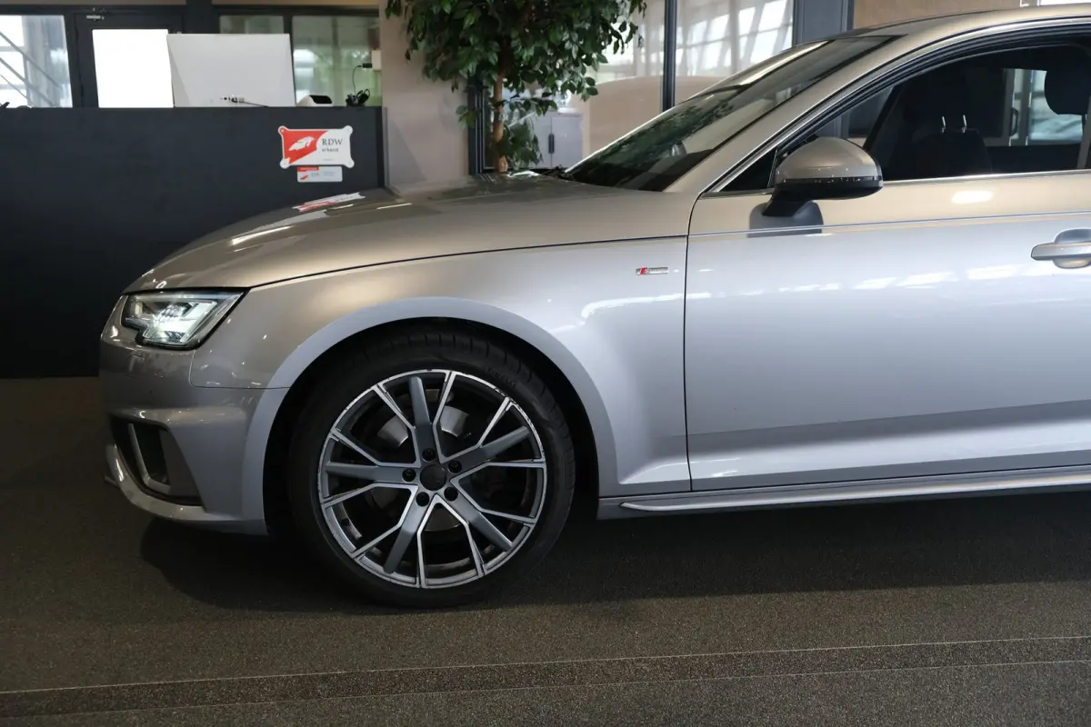 35 TFSI S-Line Virtual Navi Led Cruise Pdc