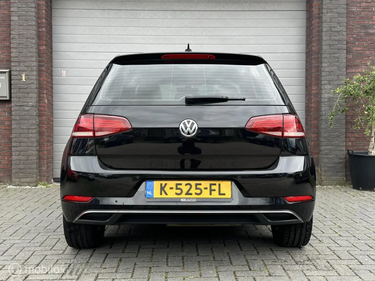 1.6 TDI Highline Business R | Pano | DSG