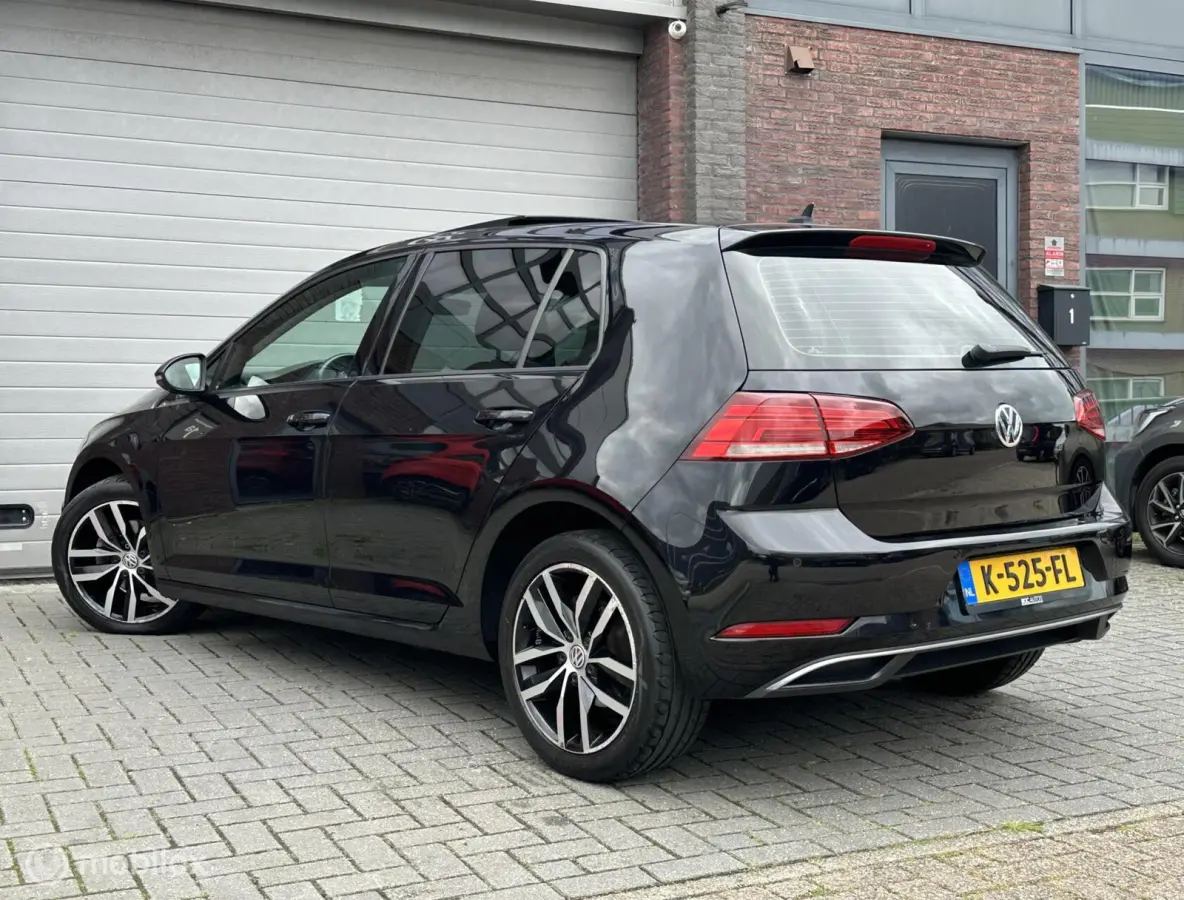 1.6 TDI Highline Business R | Pano | DSG