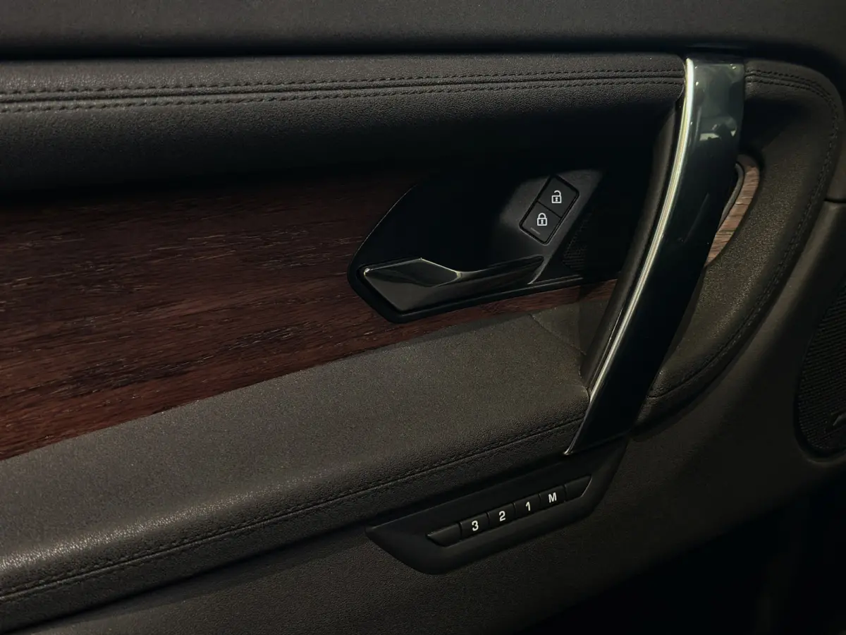 P300e 1.5 S Facelift | Trekh | Pano | Meridian | Memory | 12/23