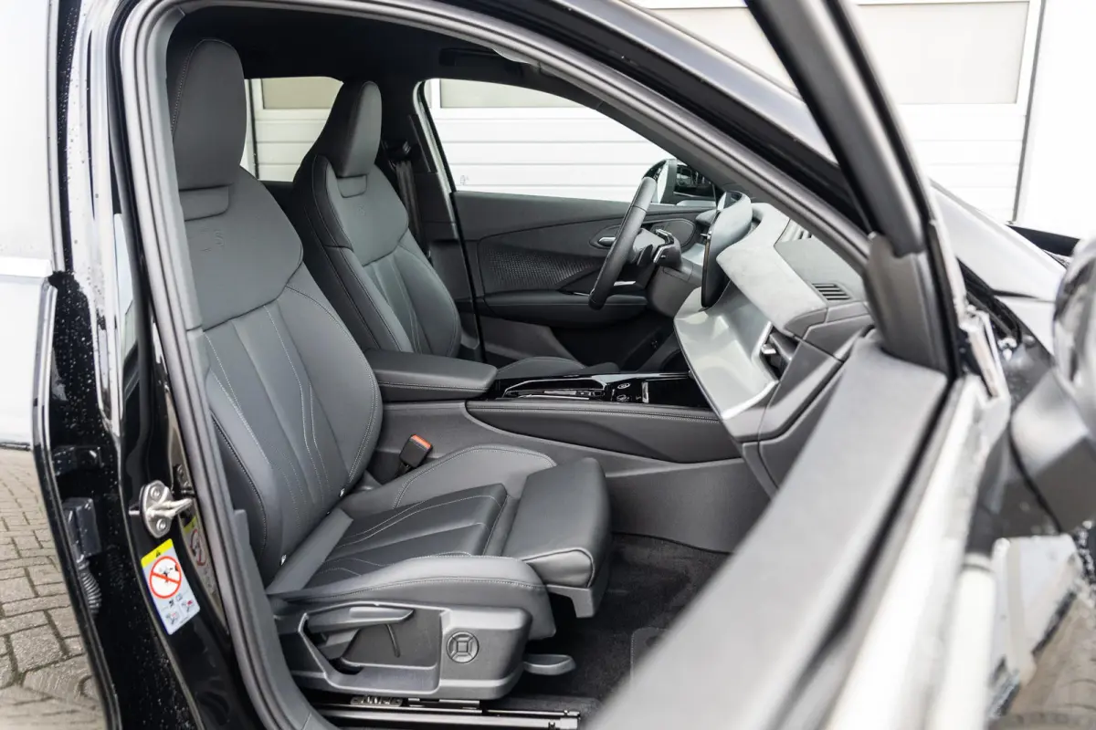 1.5 e-hybrid 272pk S edition | Leder interieur | Tech Plus pakket | 19'' velgen