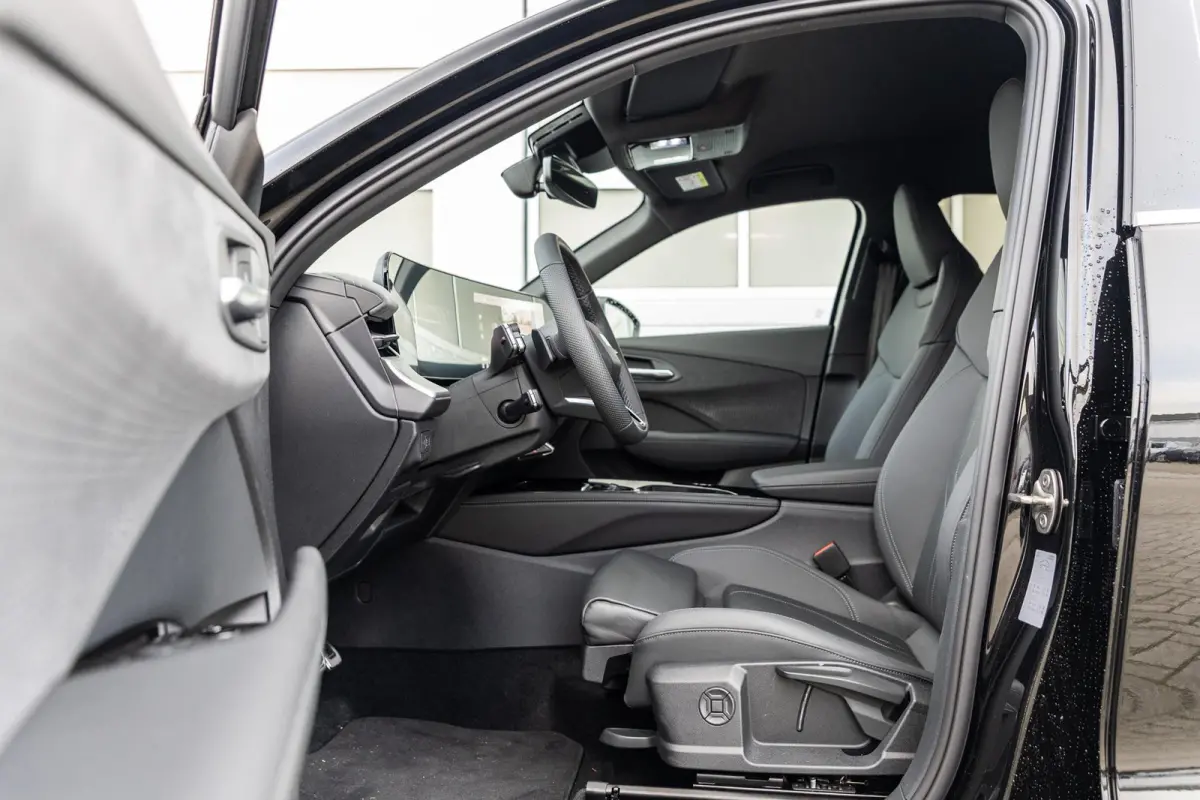1.5 e-hybrid 272pk S edition | Leder interieur | Tech Plus pakket | 19'' velgen