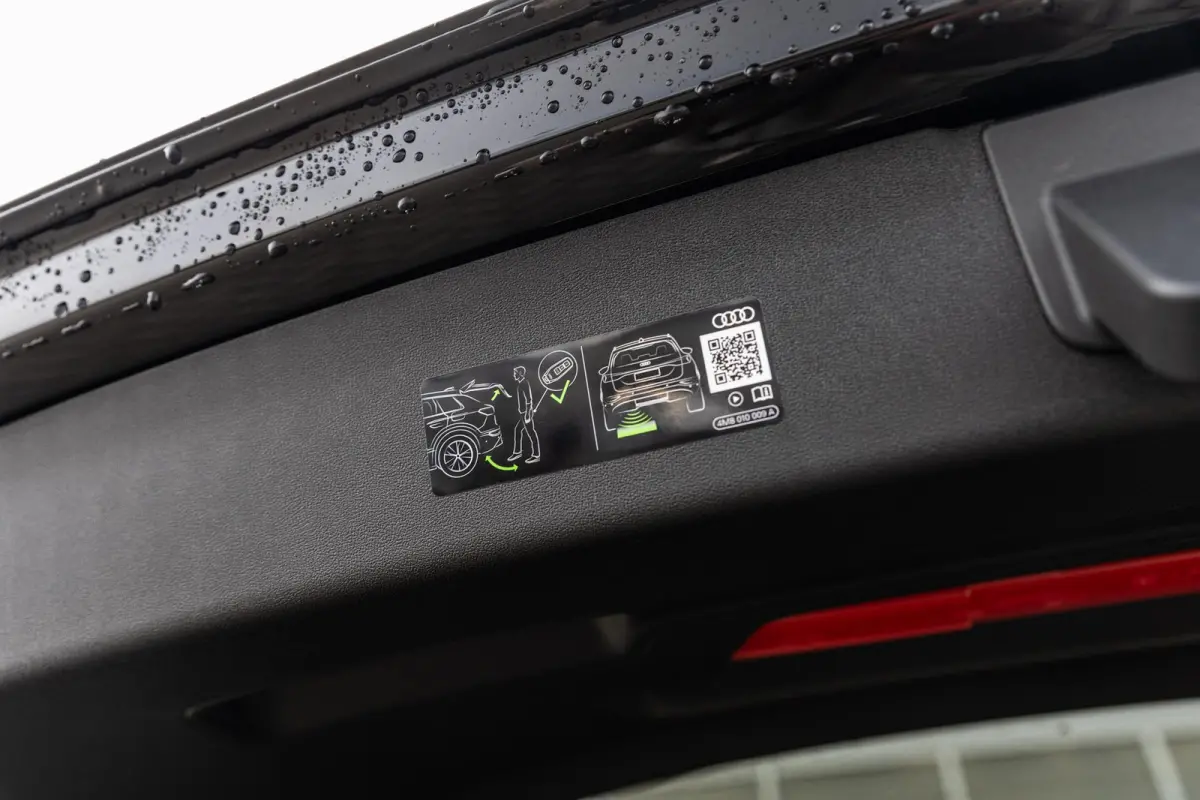 1.5 e-hybrid 272pk S edition | Leder interieur | Tech Plus pakket | 19'' velgen