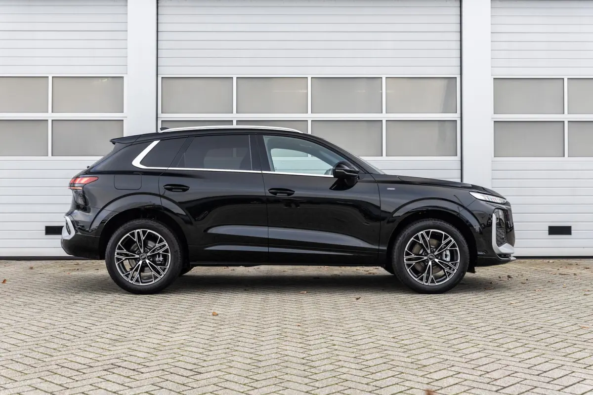 1.5 e-hybrid 272pk S edition | Leder interieur | Tech Plus pakket | 19'' velgen
