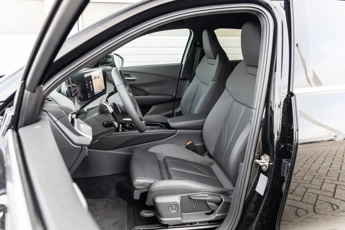 1.5 e-hybrid 272pk S edition | Leder interieur | Tech Plus pakket | 19'' velgen