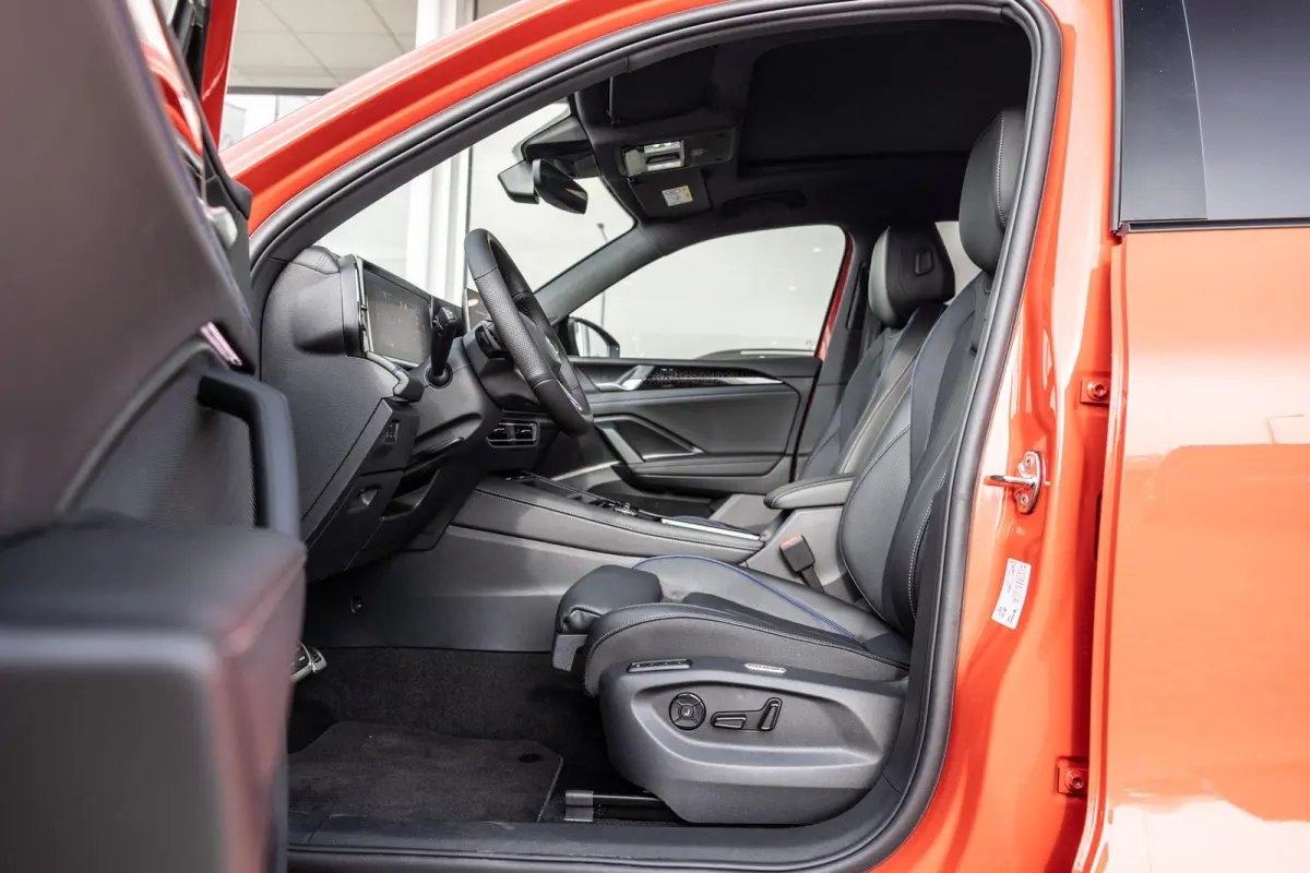 1.5 eHybrid 204pk R-Line Edition | Panoramadak | Leder | Trekhaak | Stoel Ventilatie