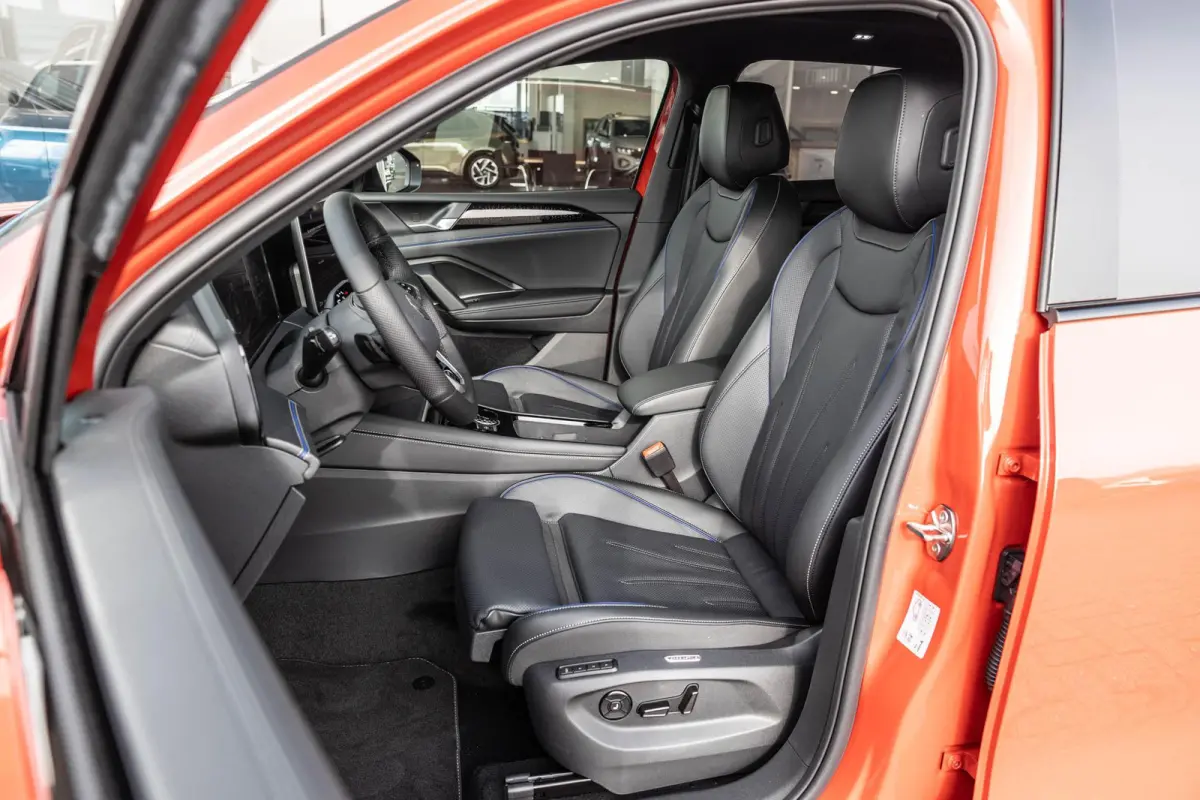 1.5 eHybrid 204pk R-Line Edition | Panoramadak | Leder | Trekhaak | Stoel Ventilatie