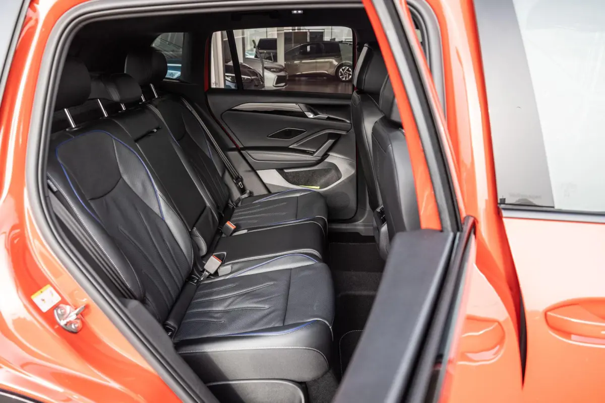 1.5 eHybrid 204pk R-Line Edition | Panoramadak | Leder | Trekhaak | Stoel Ventilatie