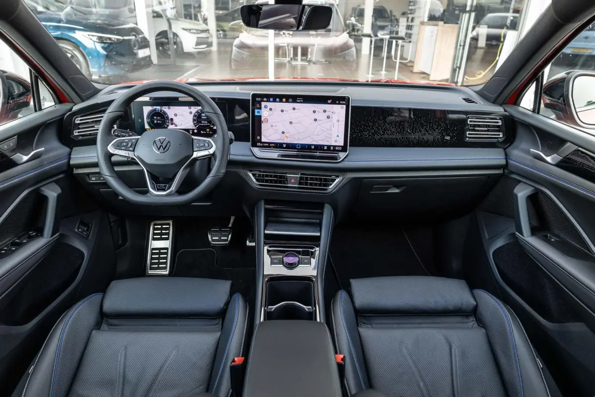 1.5 eHybrid 204pk R-Line Edition | Panoramadak | Leder | Trekhaak | Stoel Ventilatie