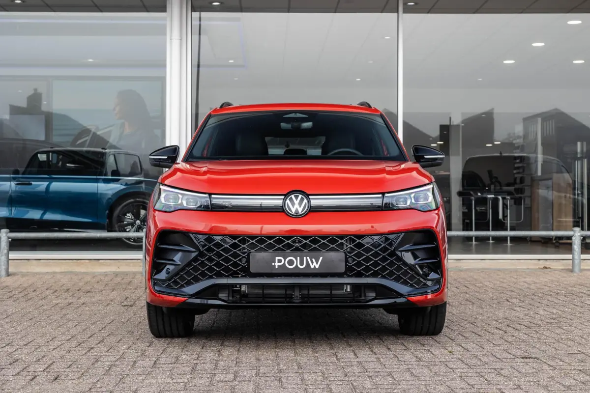 1.5 eHybrid 204pk R-Line Edition | Panoramadak | Leder | Trekhaak | Stoel Ventilatie
