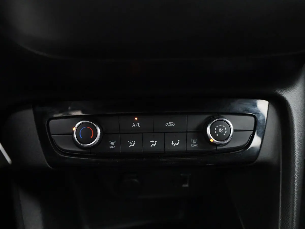 1.2 55kW S/S Edition | ACHTERUITRIJCAMERA | APPLE CARPLAY | ANDROID AUTO | AIRCO | CRUISE CONTROL | RIJSTROOKHULP | NAVIGATIE | PARKEERSENSOREN ACHTER |