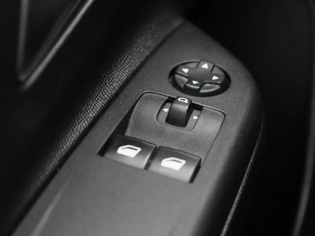 1.2 55kW S/S Edition | ACHTERUITRIJCAMERA | APPLE CARPLAY | ANDROID AUTO | AIRCO | CRUISE CONTROL | RIJSTROOKHULP | NAVIGATIE | PARKEERSENSOREN ACHTER |