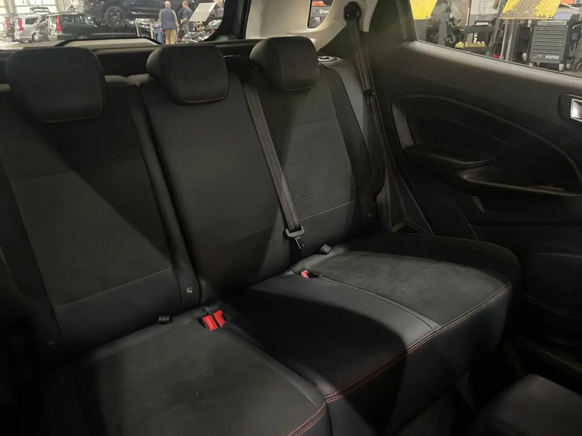1.0 EcoBoost ST-Line | NL auto | Lage km. stand! | Navi | Xenon | B&O | Stoel-stuurverw. | 17''