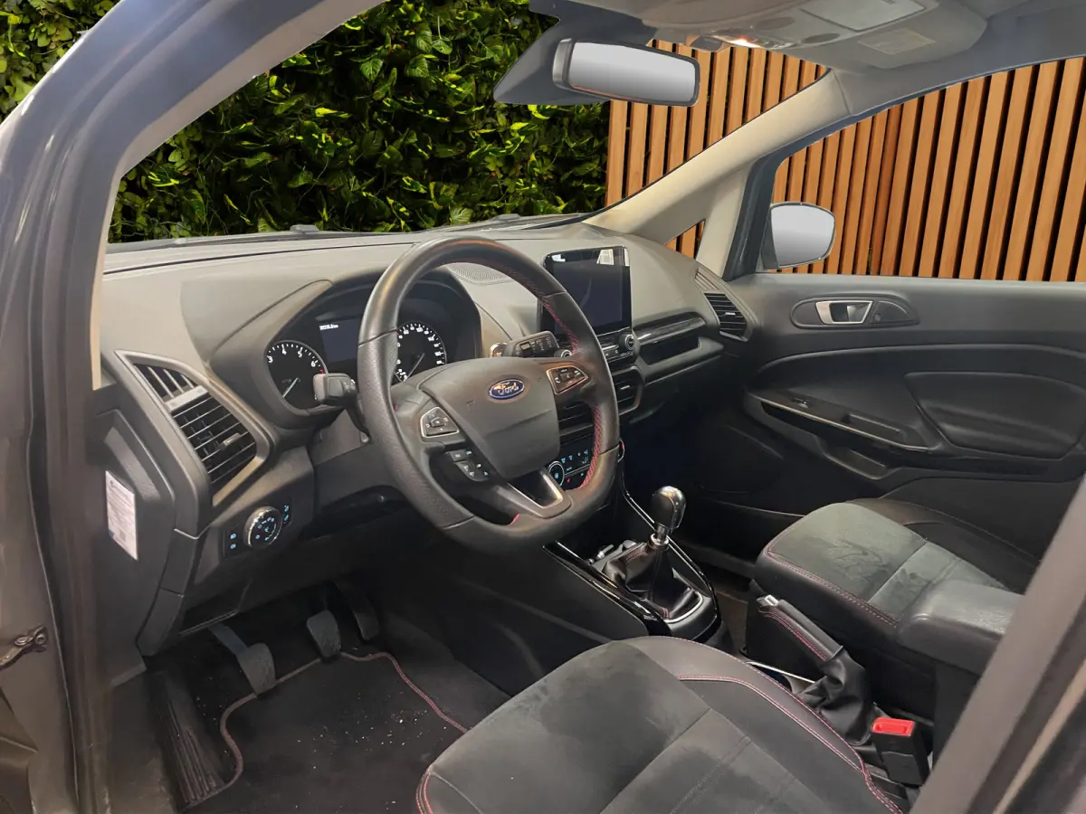 1.0 EcoBoost ST-Line | NL auto | Lage km. stand! | Navi | Xenon | B&O | Stoel-stuurverw. | 17''