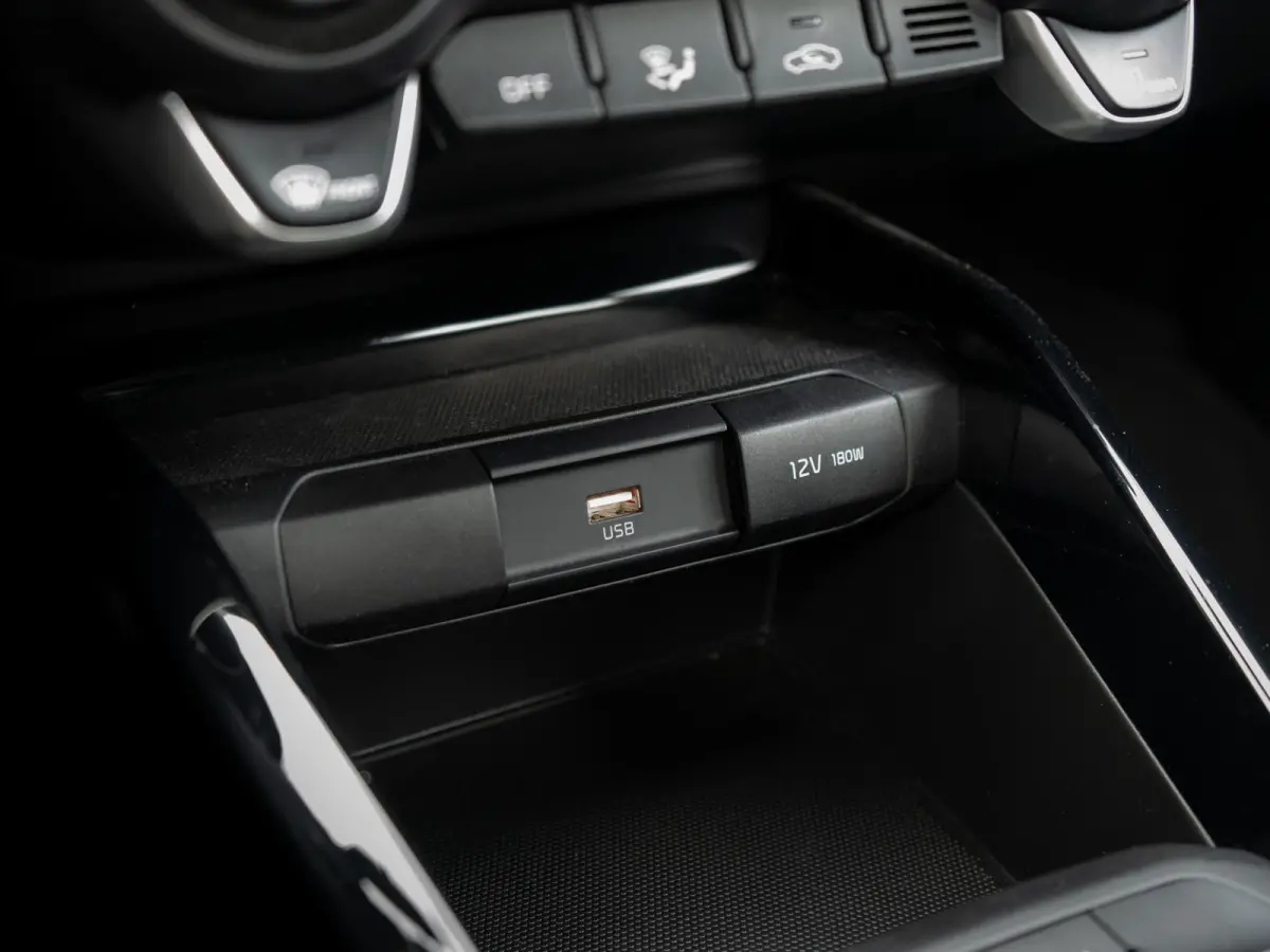 1.0 T-GDi MHEV DynamicLine | Navigatie | Climate Control | LED | Achteruitrijcamera |