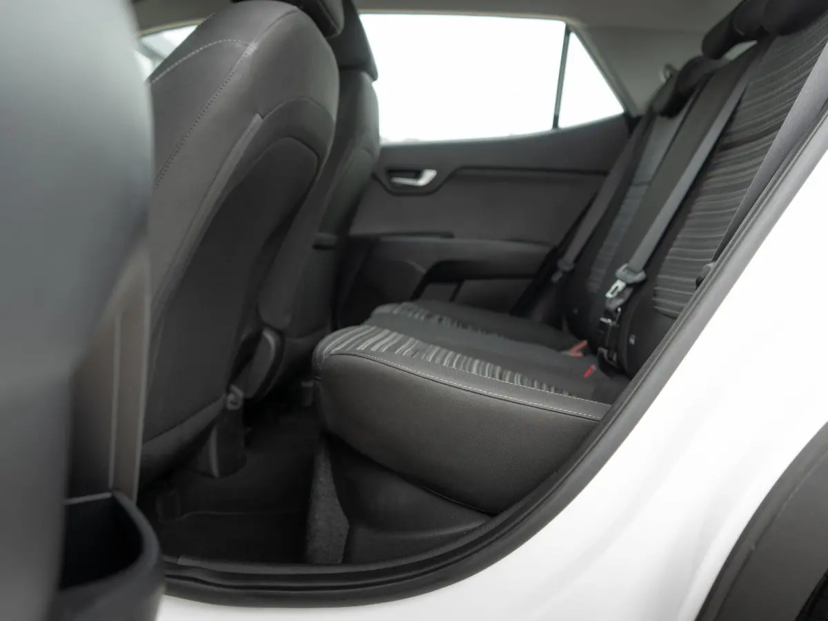1.0 T-GDi MHEV DynamicLine | Navigatie | Climate Control | LED | Achteruitrijcamera |