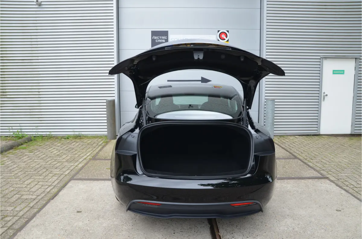 Premium Long Range AWD 78 kWh Premium Highland, AutoPilot4.0, FSD 99,- per maand, 19" Alu