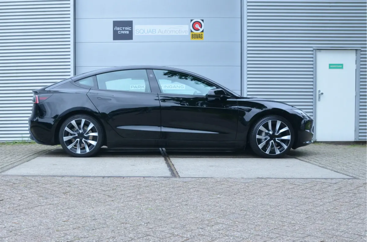 Premium Long Range AWD 78 kWh Premium Highland, AutoPilot4.0, FSD 99,- per maand, 19" Alu