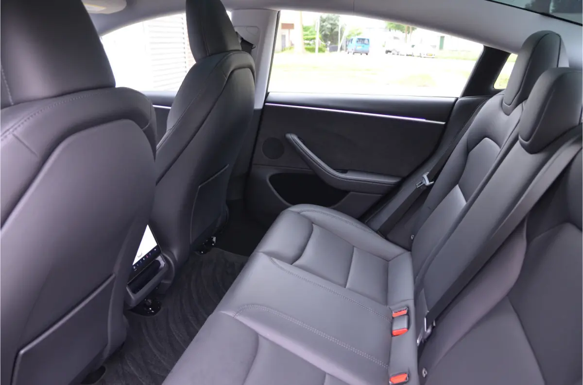 Premium Long Range AWD 78 kWh Premium Highland, AutoPilot4.0, FSD 99,- per maand, 19" Alu