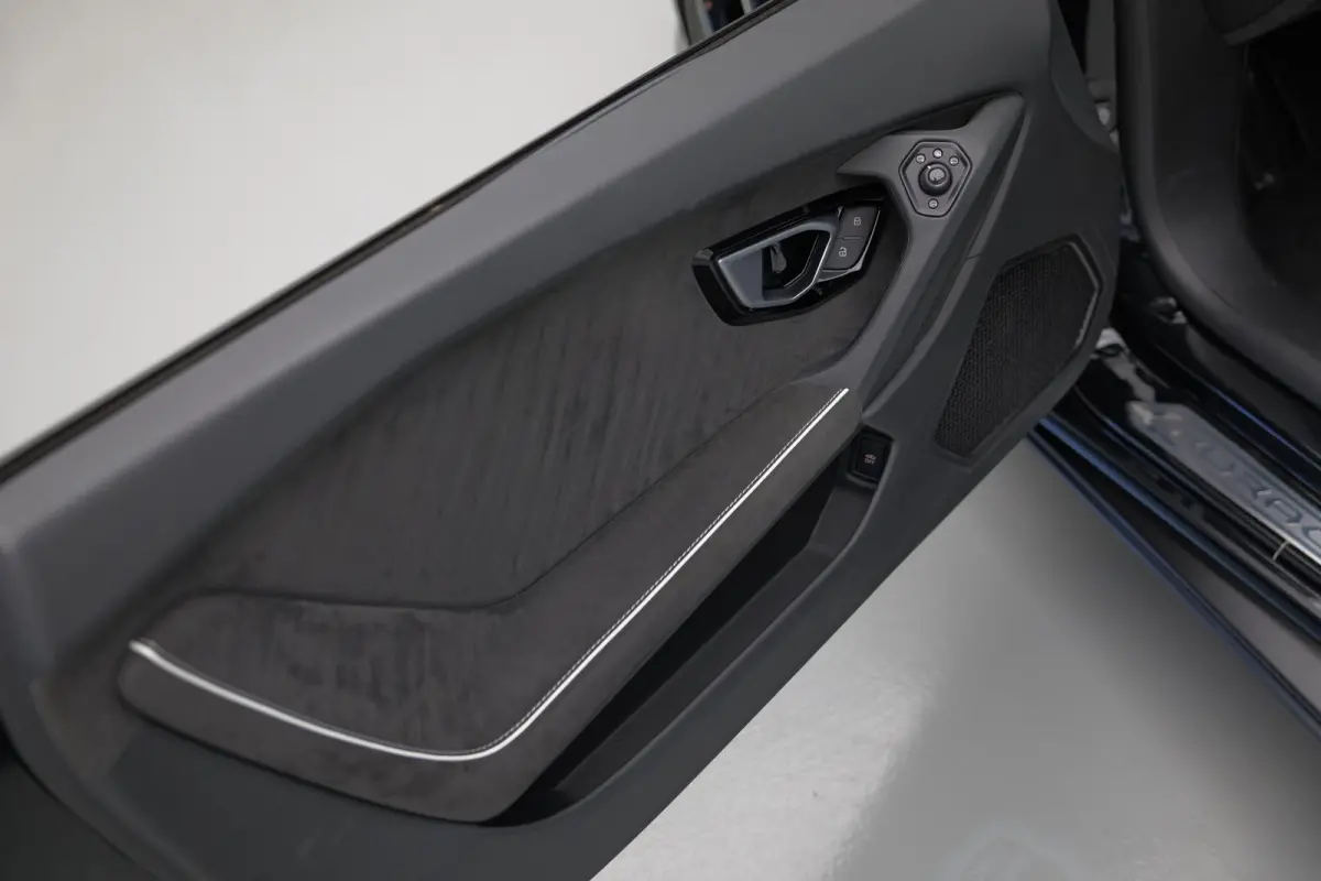 5.2 V10 EVO |Lift|Carbon.Spoiler|Cruise|Alcantara|