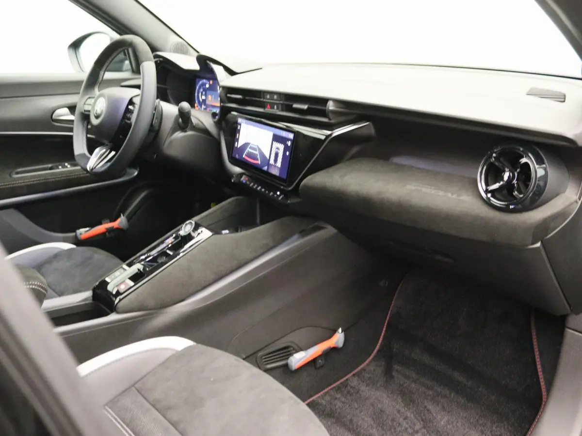 1.2 Turbo Hybrid Ibrida Sport Speciale | Alcantara | Technopack | Speciale Actie korting! |