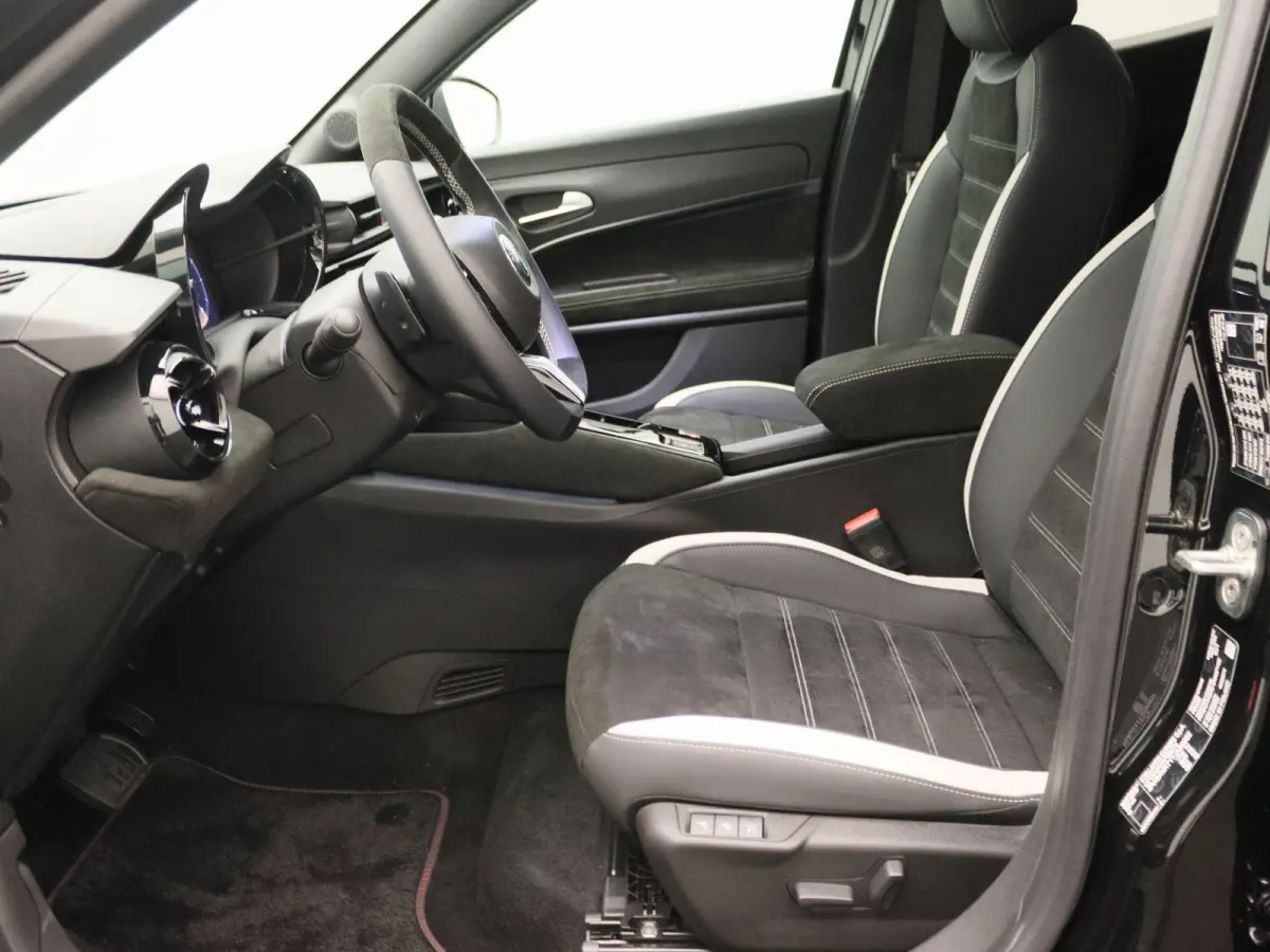 1.2 Turbo Hybrid Ibrida Sport Speciale | Alcantara | Technopack | Speciale Actie korting! |