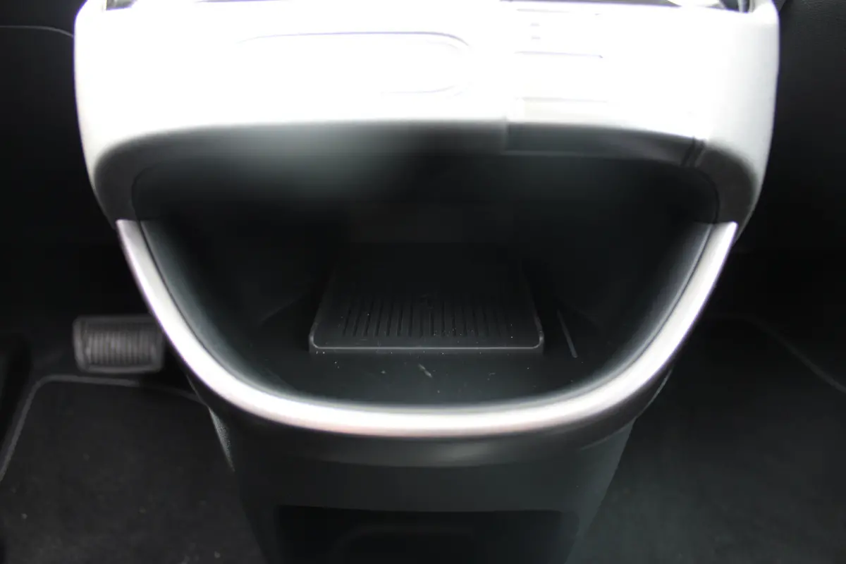 Evolve Sky 49 kWh | Tweekleurig| Glazen dak | Stoelverwarming | Warmtepomp | Stuurwielverwarming | | Achteruitrijcamera | Airco (automatisch) | Bagagedek