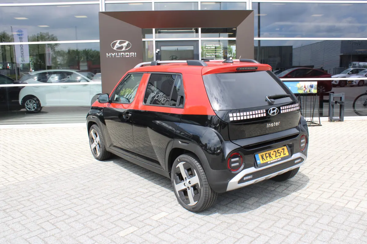 Evolve Sky 49 kWh | Tweekleurig| Glazen dak | Stoelverwarming | Warmtepomp | Stuurwielverwarming | | Achteruitrijcamera | Airco (automatisch) | Bagagedek