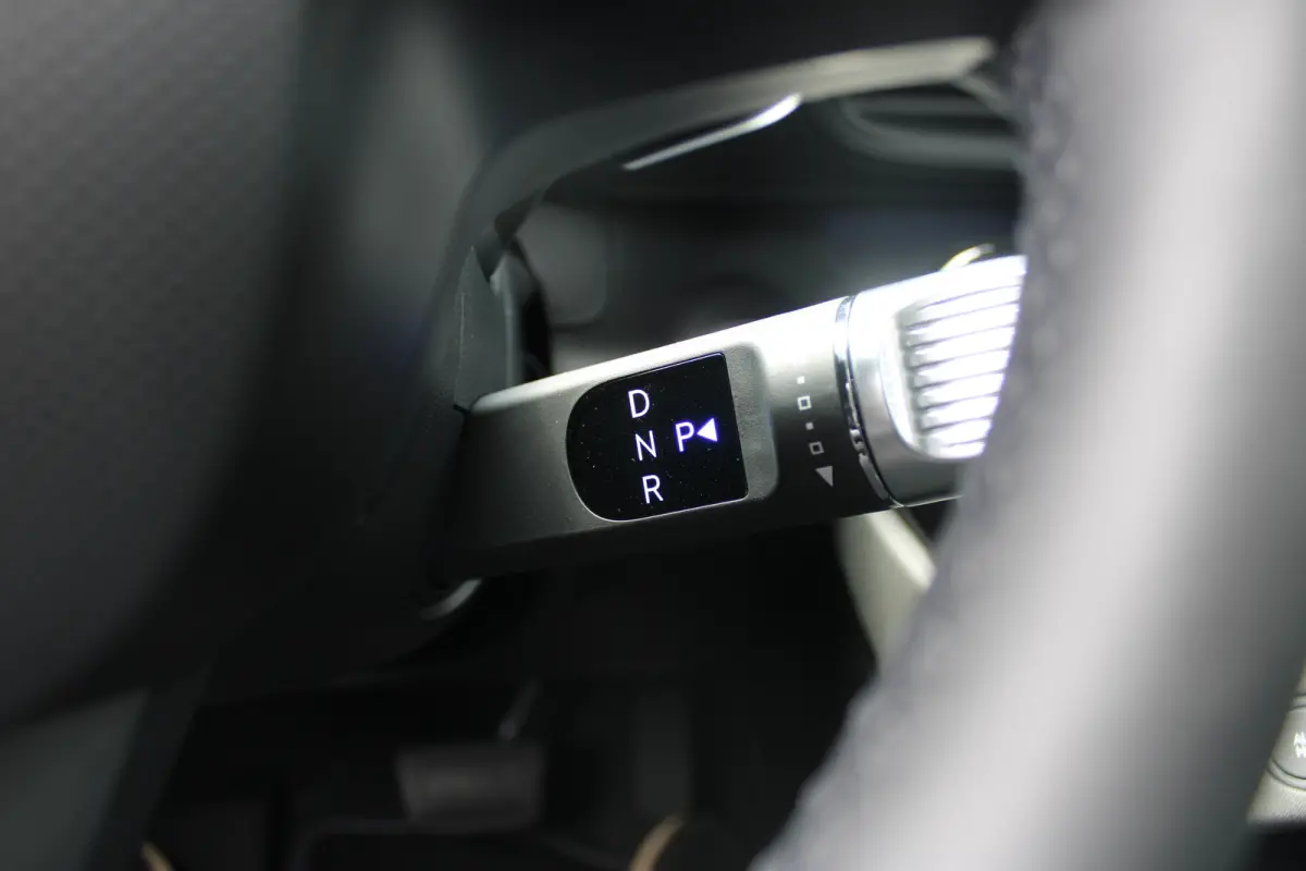 Evolve Sky 49 kWh | Tweekleurig| Glazen dak | Stoelverwarming | Warmtepomp | Stuurwielverwarming | | Achteruitrijcamera | Airco (automatisch) | Bagagedek