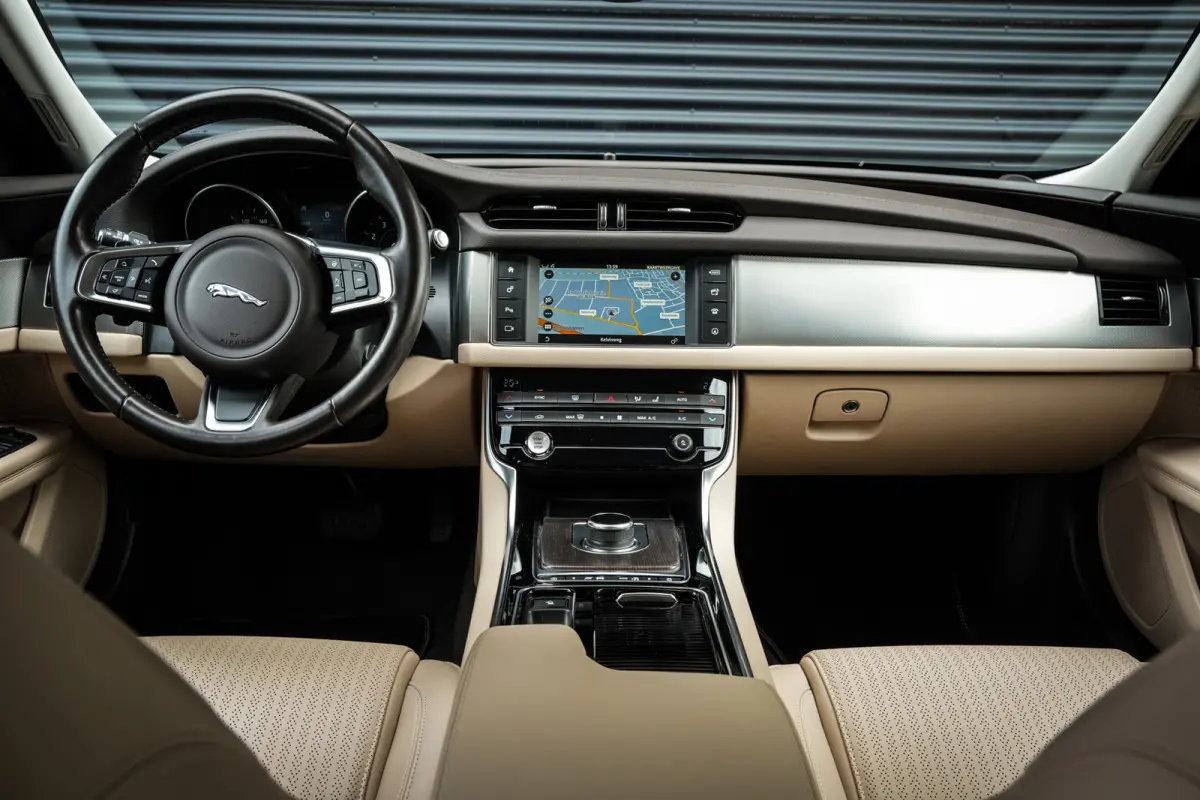 2.0 Turbo Prestige | NL-Auto | Leder Beige | Navigatie | PDC met Camera | Privacy Glass | Xenon | BTW-Auto |