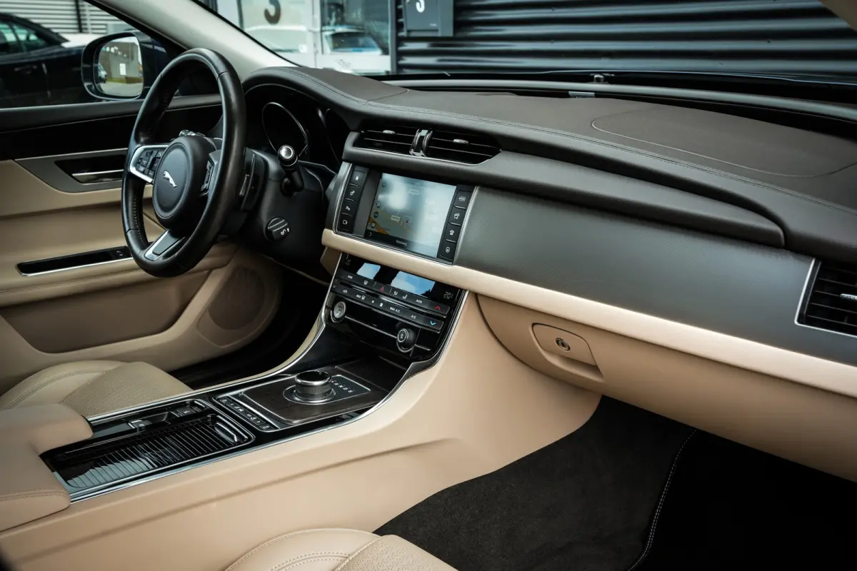 2.0 Turbo Prestige | NL-Auto | Leder Beige | Navigatie | PDC met Camera | Privacy Glass | Xenon | BTW-Auto |