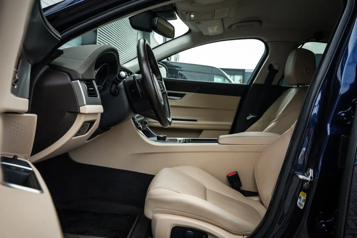 2.0 Turbo Prestige | NL-Auto | Leder Beige | Navigatie | PDC met Camera | Privacy Glass | Xenon | BTW-Auto |