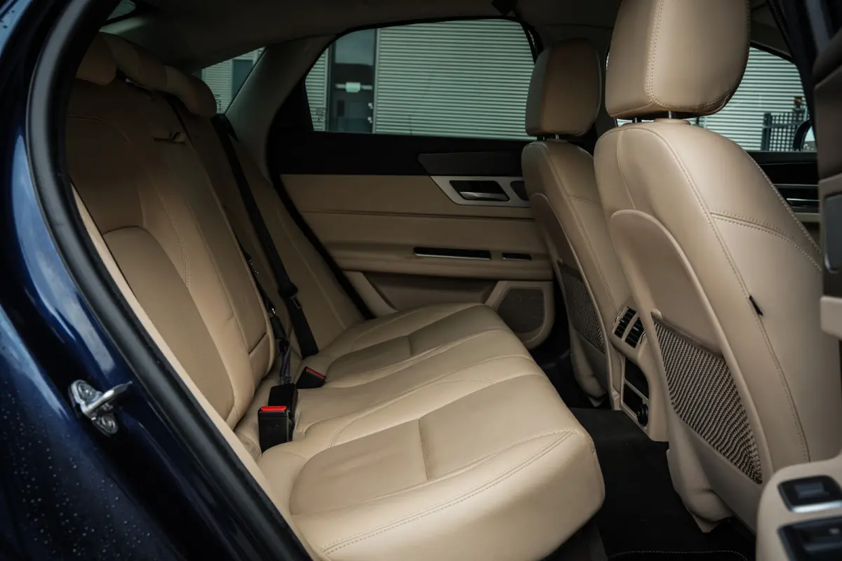 2.0 Turbo Prestige | NL-Auto | Leder Beige | Navigatie | PDC met Camera | Privacy Glass | Xenon | BTW-Auto |