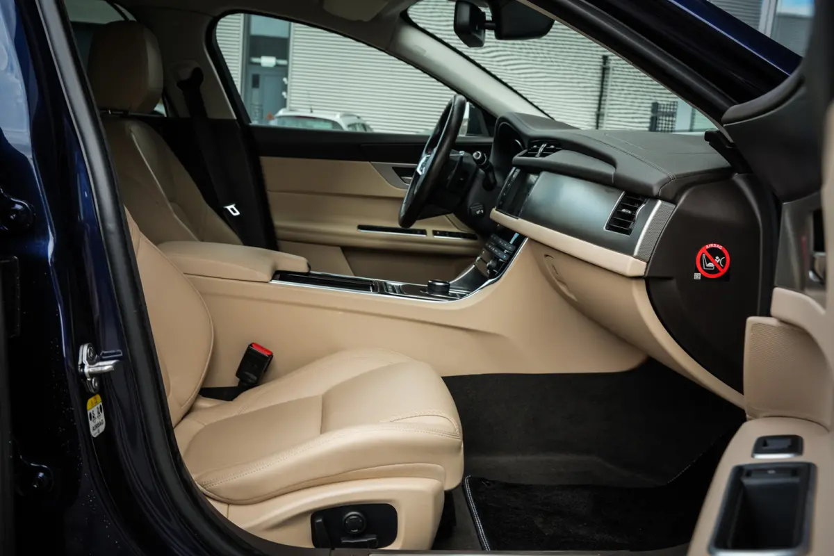 2.0 Turbo Prestige | NL-Auto | Leder Beige | Navigatie | PDC met Camera | Privacy Glass | Xenon | BTW-Auto |
