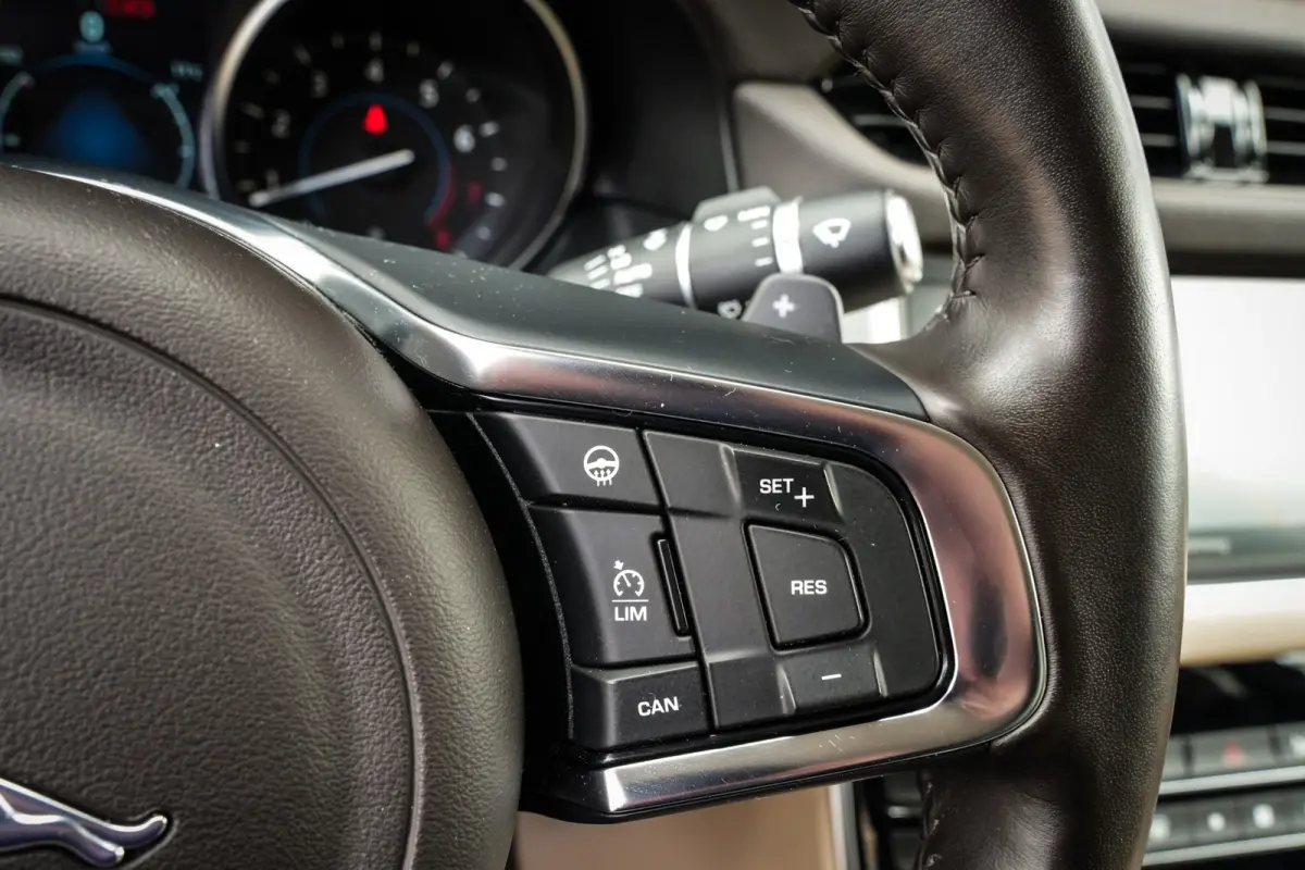 2.0 Turbo Prestige | NL-Auto | Leder Beige | Navigatie | PDC met Camera | Privacy Glass | Xenon | BTW-Auto |